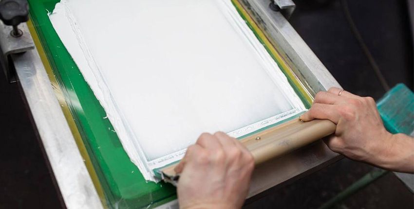 ¿Qué es la serigrafía? Descubre todos los detalles acerca de esta técnica de marcaje - Proceso