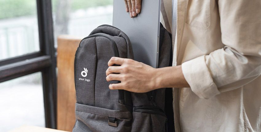 Crear mochilas personalizadas la mejor manera de hacer viajar tu marca - mochilas de baratas personalizadas
