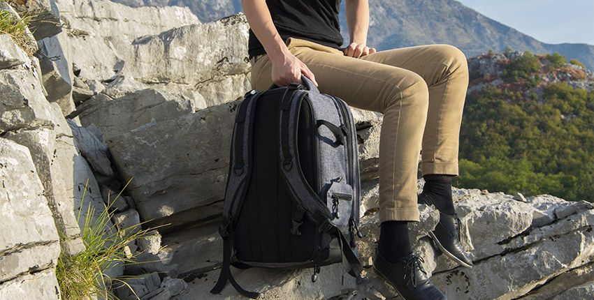 Crear mochilas personalizadas la mejor manera de hacer viajar tu marca