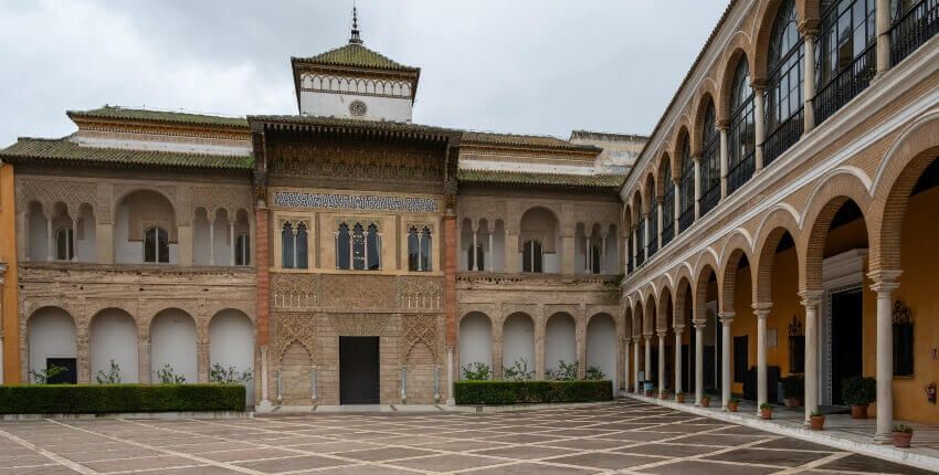 real-alcazar-sevilla-team-building