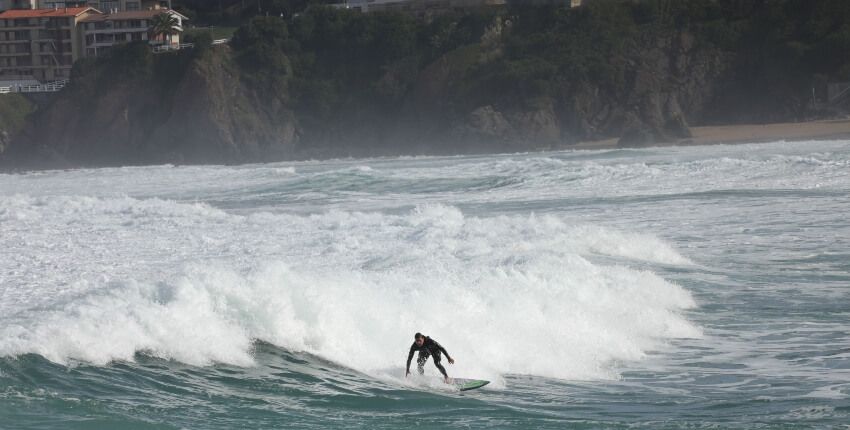 surf-zurriola-team-building-san-sebastian